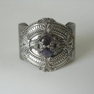 Pulsera de amatista morada, brazalete de plata, joyería Art Déco, joyería victoriana, Art Nouveau, eduardiana, renacentista, medieval, gótica, victoriana.