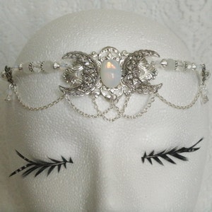 Triple Moon Goddess Opalite Circlet, wiccan bijoux bijoux païens wicca bijoux sorcière sorcellerie handfasting cercle païen cercle casque image 1