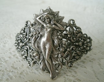 JEWELRY from the Renaissance to Art Nouveau Hardback Book