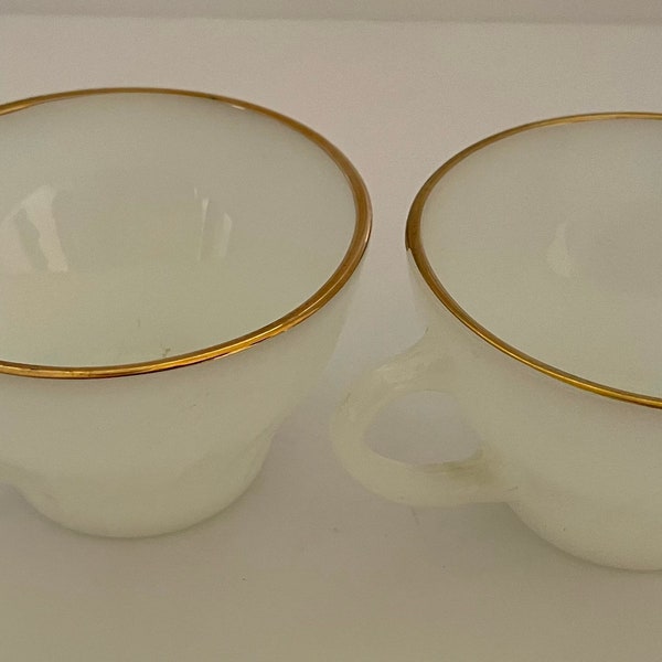 Suburbia Anker Hocking Melk Witte Flat Cup Vintage Made in USA Swirl Gold Trim