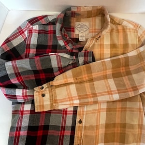 St John&#39;s Bay Dipped Flannel Hand Bleached Shirt Men&#39;s Size Medium Green Plaid