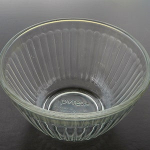 One Pyrex Clear Glass Ribbed Salad Mixing Bowl 3 Cups 7401-S 750 ml USA