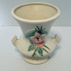 Wazon urnowy McCoy Pottery Blossomtime z dwoma uchwytami, rocznik 1940, spękany odprysk
