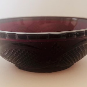 Avon Ruby Red Limited Edition Serving Bowl The 1876 Cape Cod Collection 1986