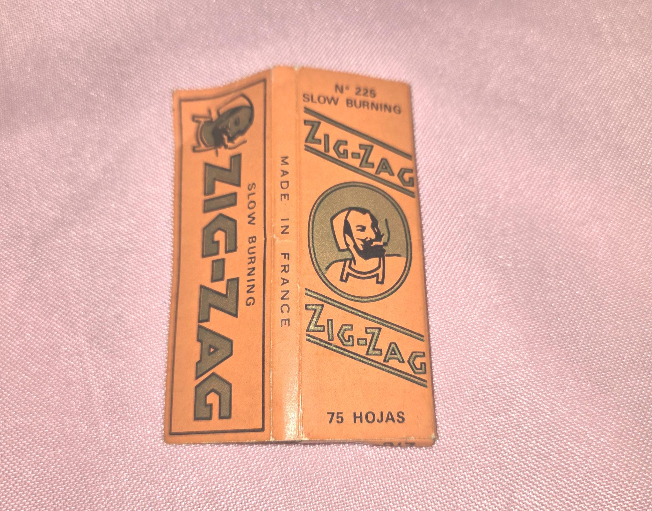 Vintage N 225 Zig-zag Slow Burning Made in France Rolling Papers