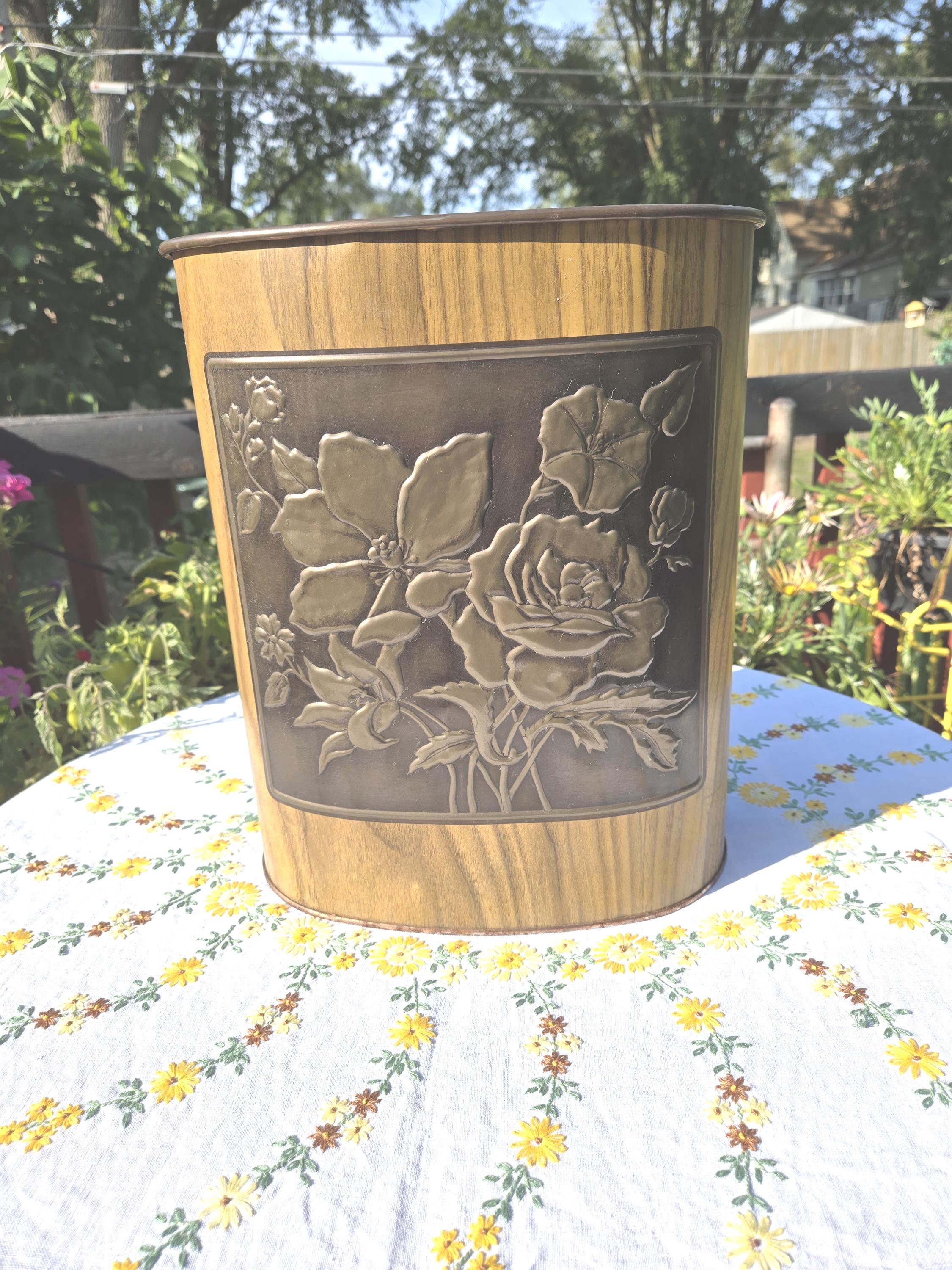 Vintage Trash Can - Etsy Canada