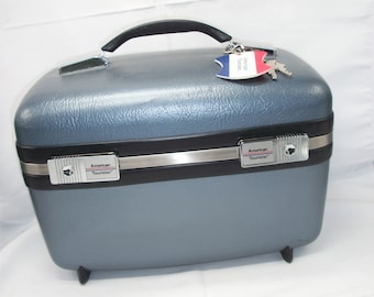 Vintage Retro American Tourister Train Make Up Case with 2 Keys and Original Name Tag Blue