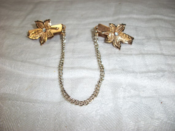 Vintage Sweater Clips/Clasp/Guard Rhinestones Gold tone chain 8 inches  Unmark