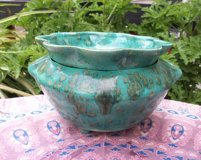 Vintage Fluted Edge Ceramic Speckled Self Watering 2 Piece Flower Plant