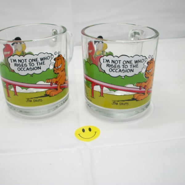 Vintage Pair Set of 2 Garfield McDonald's Clear Glass Coffee Tea Mugs Cups Jim Davis