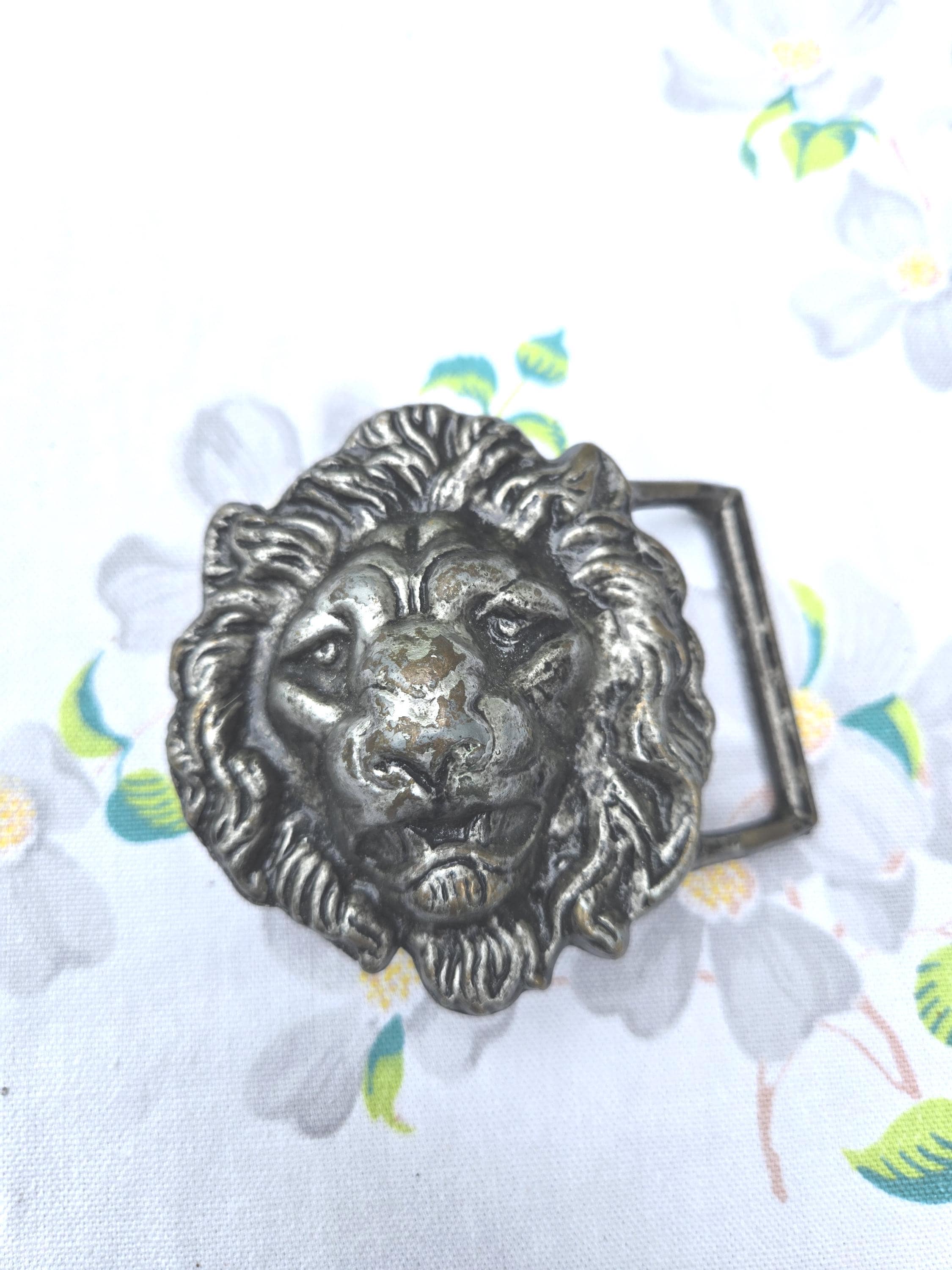 Vintage 1960s Accurate Lion Head Belt Buckle WITH WEAR - Cast Iron Metal Vintage 1960s Accurate Lion Head Belt Buckle | Mercari main image 4