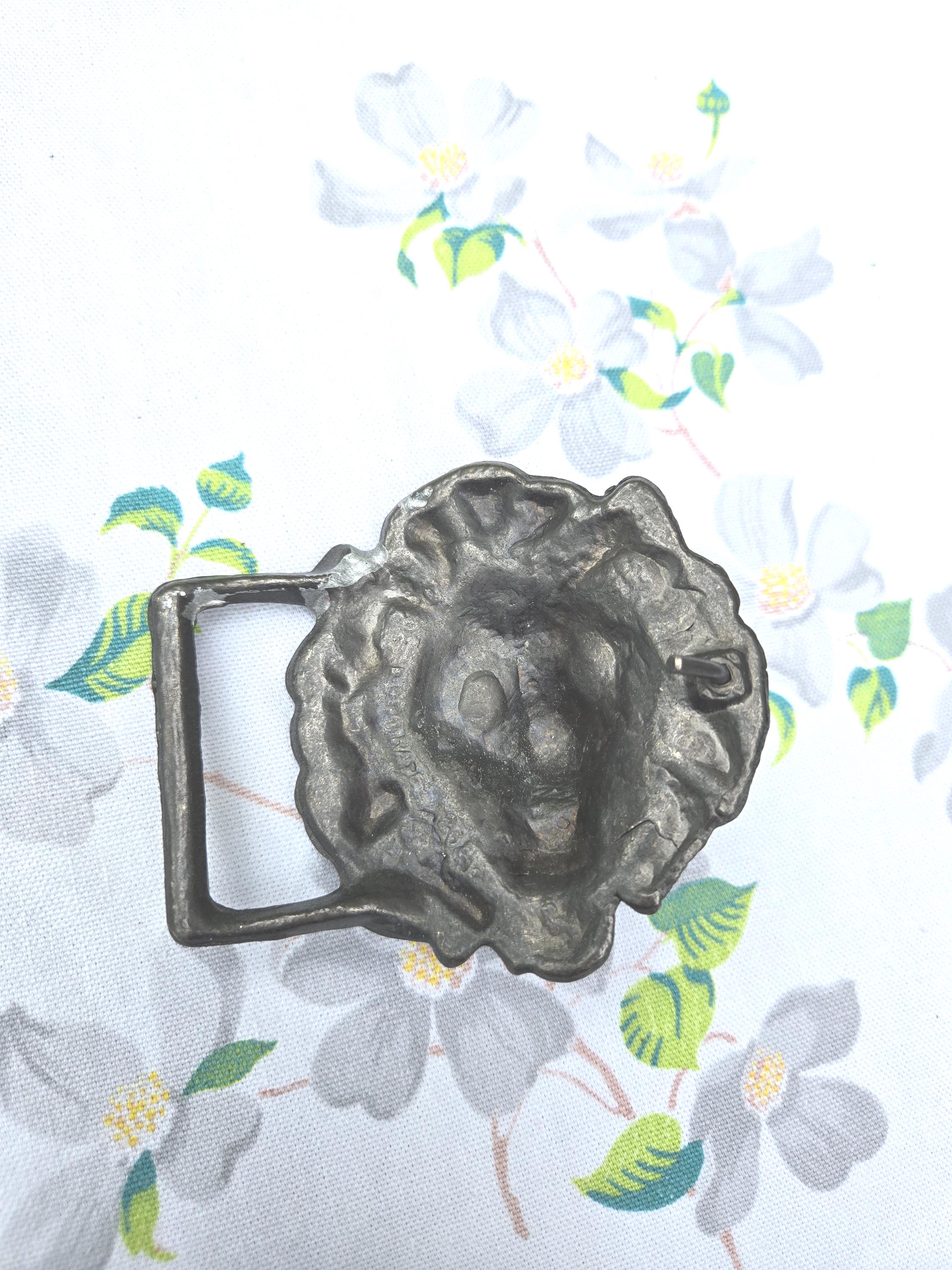 Vintage 1960s Accurate Lion Head Belt Buckle WITH WEAR - Cast Iron Metal Accurate Vintage Belt Buckle Brass 1960s Bronze Lion Head  main image 2