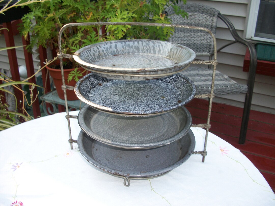Vintage 4 Tier Twisted Metal Pie Stand Holder Cooling Rack With 3 Gray