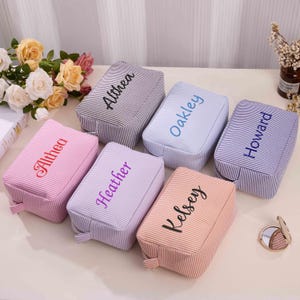 Custom Bridesmaid Makeup Bag,Personalized Bridesmaid Gifts,Travel Makeup Bag,Seersucker Cosmetic Bag,Bridal Party Gifts,Makeup Organizer Bag