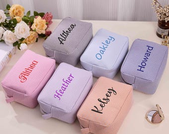 Custom Bridesmaid Makeup Bag,Personalized Bridesmaid Gifts,Travel Makeup Bag,Seersucker Cosmetic Bag,Bridal Party Gifts,Makeup Organizer Bag
