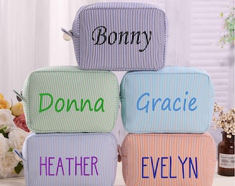 Bridesmaid Makeup Bag, Personalized Seersucker Makeup Bag, Custom Embroidered Toiletry Bag, Cosmetic Bag,Bridesmaid Gifts,Bridal Party Gifts