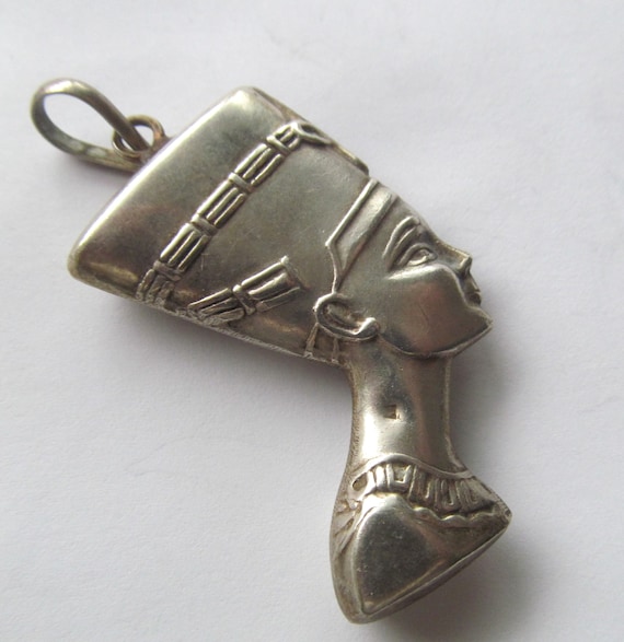 Vintage Egypt Silver Queen Nefertiti Pendant Egyp… - image 5