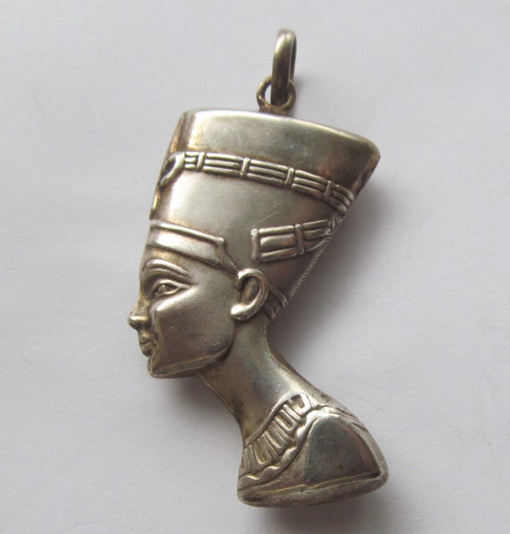 Vintage Egypt Silver Queen Nefertiti Pendant Egyp… - image 1