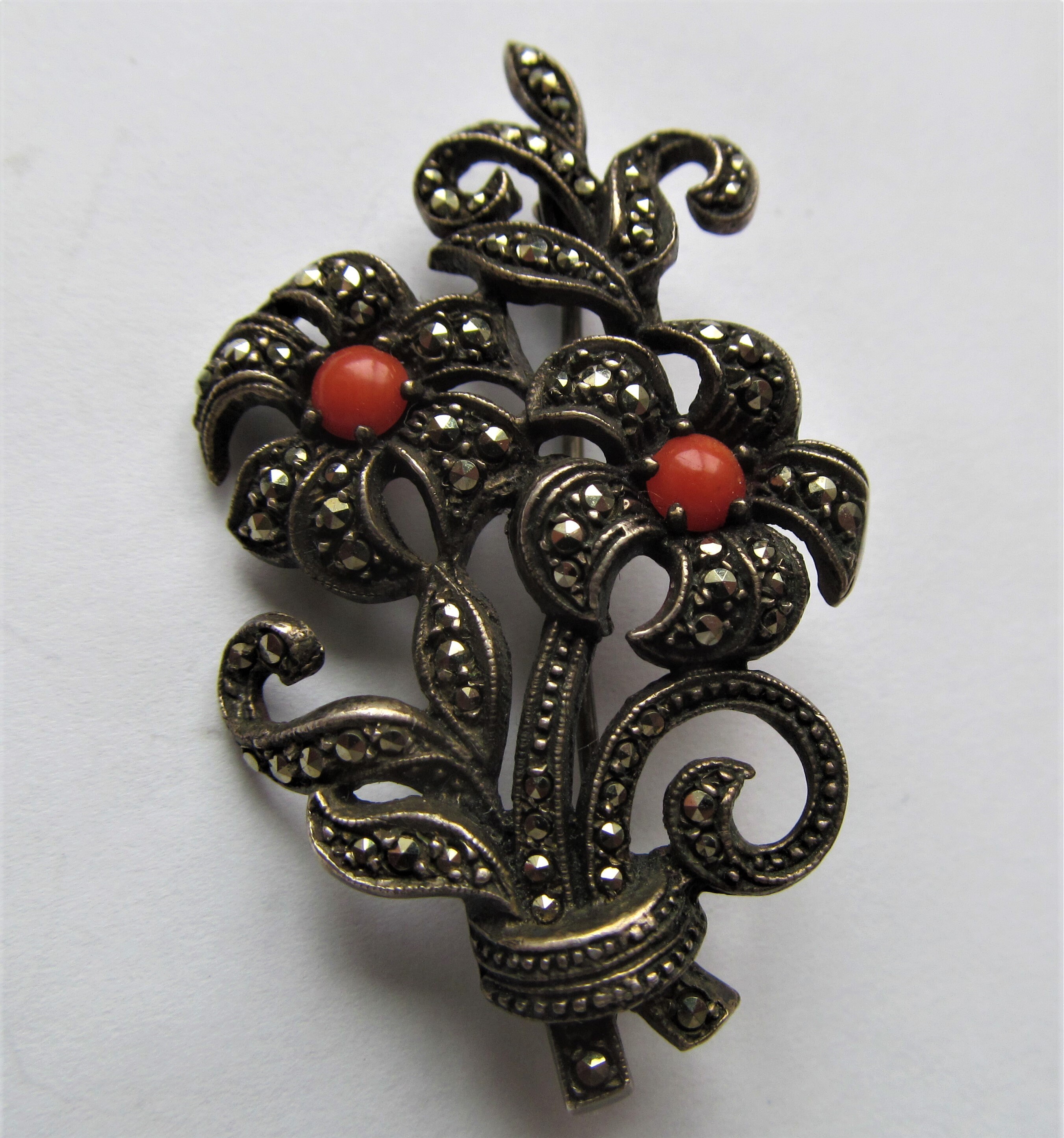 Broche Ancienne En Argent Massif 850 - Ornée De Marcassites Et Corail, Occasion