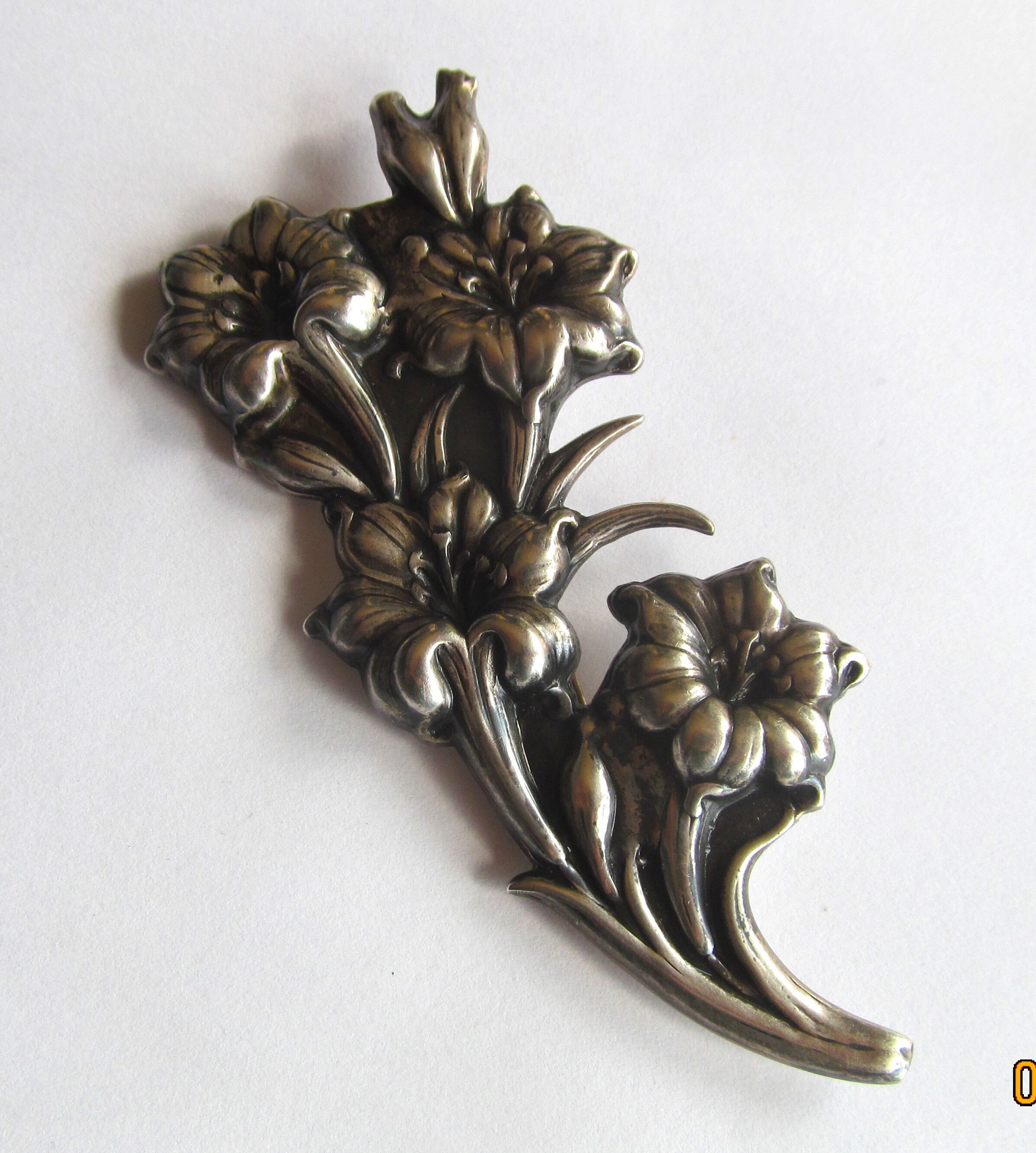 Chanel Broche vintage en tissu blanc avec fleur de camélia et camélia