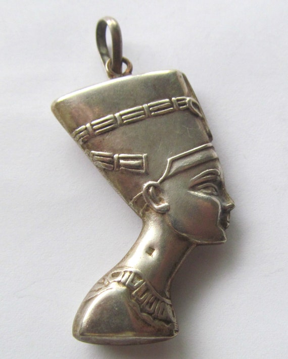 Vintage Egypt Silver Queen Nefertiti Pendant Egyp… - image 4