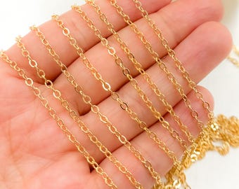 Cadena de eslabones planos delicados chapada en oro de 14 quilates (2 x 3 mm). 1813FGF