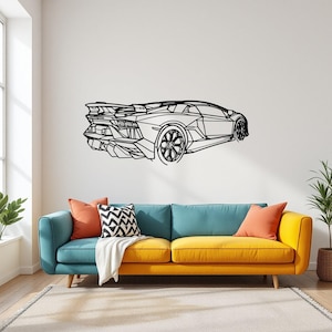 Peut inclure: Une illustration en noir et blanc d'une voiture de sport Lamborghini sur un mur blanc au-dessus d'un canapé bleu sarcelle et jaune.