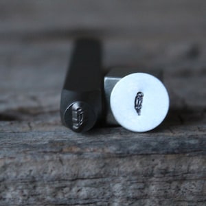 Feather Round Top Stamp-5mm Size-Steel Stamp-New Metal Design Stamps-by Metal Supply Chick-DCH81
