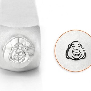 Lachendes Buddha-Gesicht ImpressArt-6 mm Metall Design Stempel-Metal Stamping Tool-Stahlstempel-Metallversorgung Küken-ImpressArt SC1518-Q-6 mm