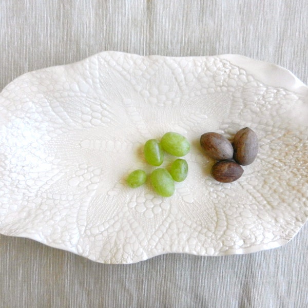 Ceramic lace bowl, pottery basket clay serving bowl,pottery fruit bowl,ceramic fruit bowl wedding gift handmade ceramics pottery  bowl