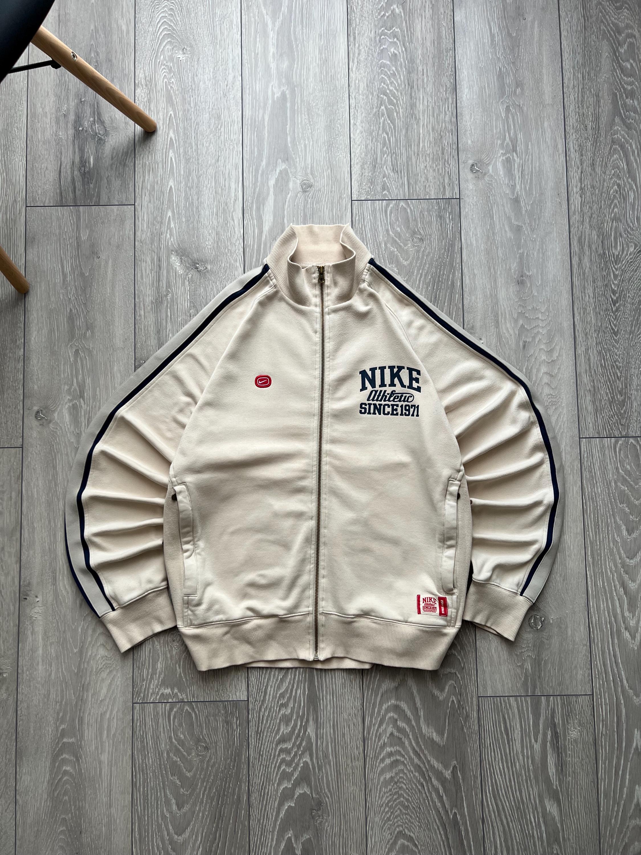 vintage nike crewneck cream