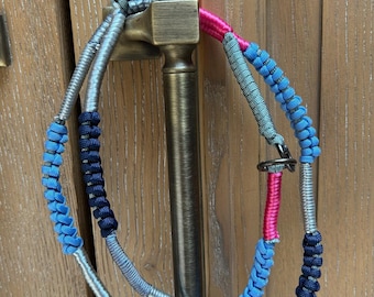 Cordão para celular feito à mão em paracord: alça transversal de duas peças