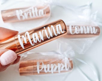 Bálsamo labial personalizado: lembrancinha elegante e personalizada para despedida de solteira