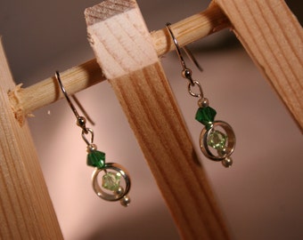 Boucles d'oreilles en argent avec cristal vert