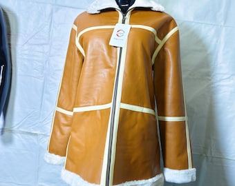 Abrigo largo de invierno para mujer de piel de oveja color camel - Chaqueta de piel de oveja con capucha
