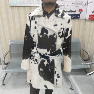 男性と女性のための牛革毛皮のコート、彼と彼女へのギフト、冬のトレンチコート、パーソナライズされたジャケット、お父さんのためのウエスタンスタイルのカウボーイ服