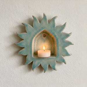 Candelabro de pared de cerámica hecho a mano con forma de sol – Aplique de cerámica bohemio espiritual