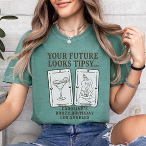 Custom tarot verjaardagsshirt, custom boozy verjaardag meisje shirt, gepersonaliseerde verjaardag tshirt, Boozy verjaardag tarot t-shirt voor haar comfort kleuren