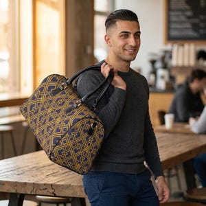 Geometrische Gitter Muster Kunstleder Reisetasche | Navy Gold Reisetasche