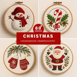 Puede incluir: Cuatro bastidores de bordado circulares de madera con diseños navideños sobre tela blanca: un muñeco de nieve con gorro y bufanda rojos, un bastón de caramelo con acebo, un par de manoplas rojas con copos de nieve y un Santa Claus sonriente.
