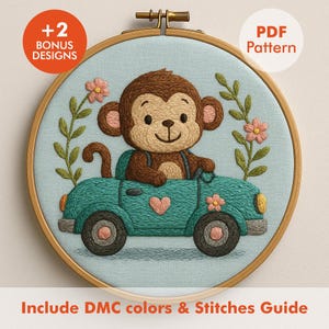 Puede incluir: Arte de aro bordado con un mono marrón conduciendo un coche verde azulado con detalles de corazón y flores rosas. El diseño incluye el texto "+2 BONUS DESIGNS" y "PDF Pattern". También se incluye el texto "Include DMC colors & Stitches Guide".