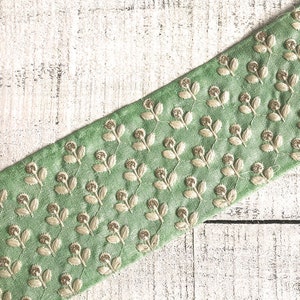 embroidery ribbon indian trims home decor laces Lace588 craft laces sari borders small off white and silver motifs green fabric lace