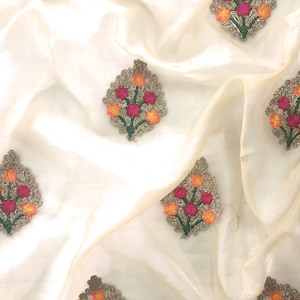 tissu brodé, multicolore, motif floral, tissu beige clair, fil, broderie indienne, tissu dupatta - HALF YARD - emb156