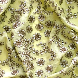 tissu chinon jaune, motif floral doré, broderie indienne, matière de robe, tissu dupatta, tissu chinon - HALF YARD - emb087