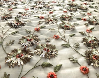 Borduurstof, Indiase stof op maat gesneden, jurkmateriaal, Sari-stof, geborduurde netstof, beige stof, pailletten - HALF YARD - emb219