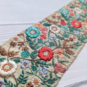 guarnição boho, borda de sari, guarnição bordada, renda bege, guarnição indiana por metro, renda indiana, bordado floral, borda de artesanato, faça você mesmo - Lace958
