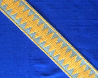 Mango chevron trim, gold saree border, Indian trims, India trim, sari borders, yellow trims, threadwork borders, geometric pattern - Lace244