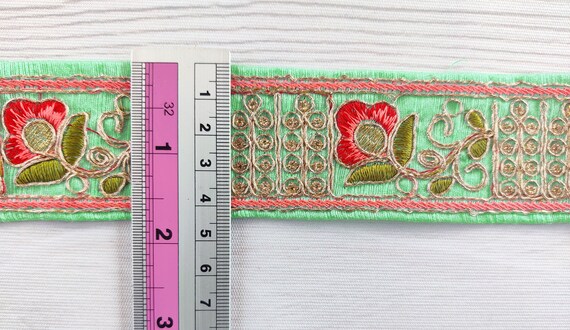 幾何学模様の刺繍入りサリー 幾何学模様の刺繍入りサリー