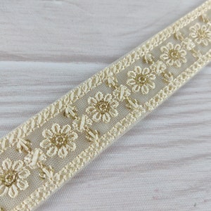 Adorno de tela india, adornado con secuencia, adorno bordado, borde de sari, motivo de flores, bordado en cadena de margaritas, encaje artesanal - Lace928