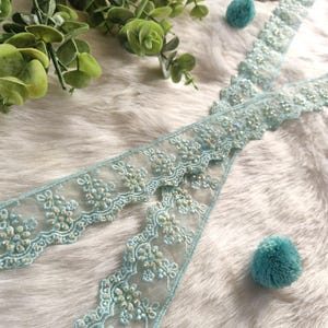 Indiaas kant, borduur netrand, turquoise bies, sarirand, draadwerk, kralen, bloemmotieven, boho, ambacht, op maat gesneden kant - lace1127